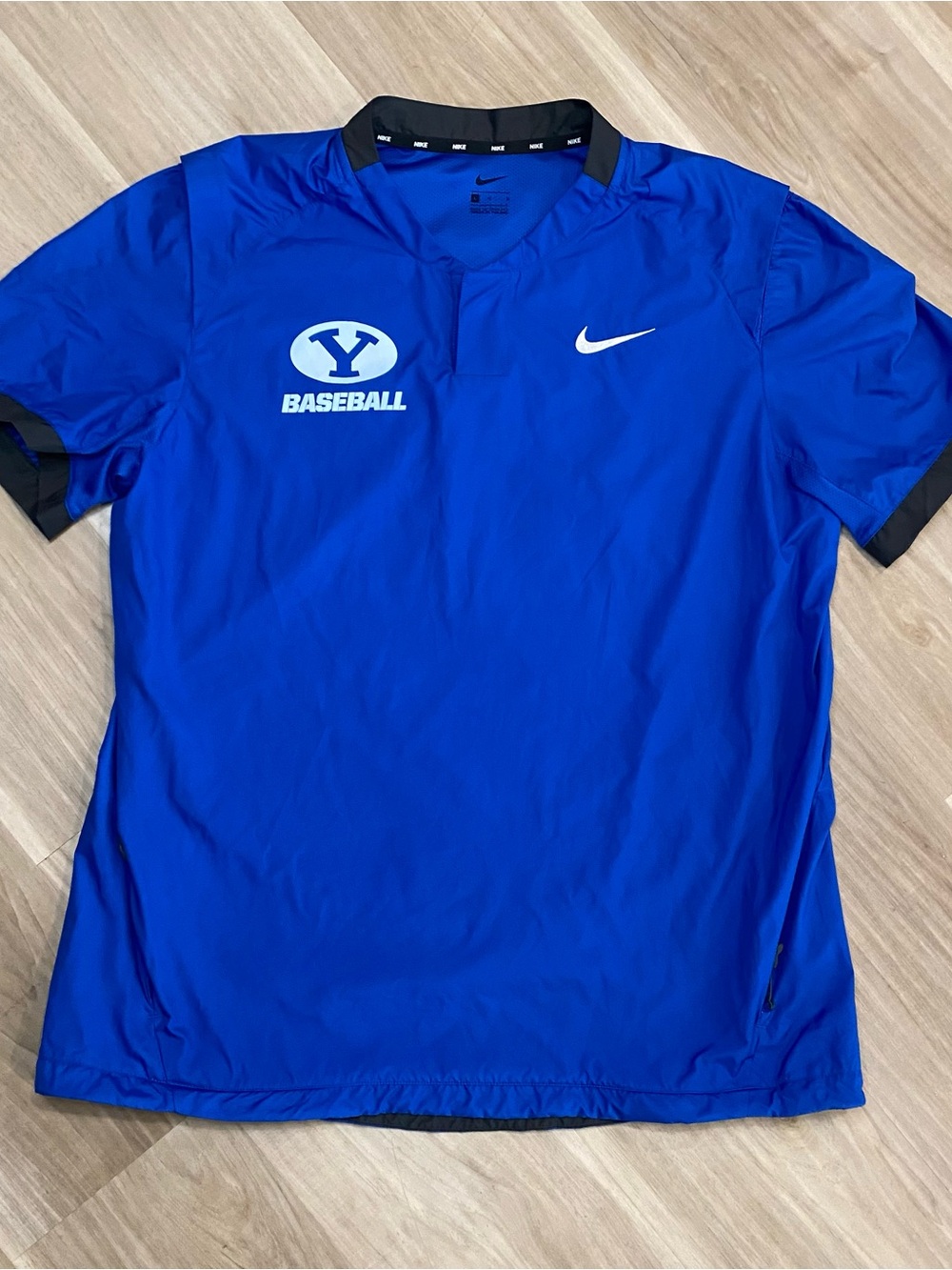 Nike BYU Cougars Baseball Shirt Mens Large Blue Short Sleeve V-Neck Windbreaker